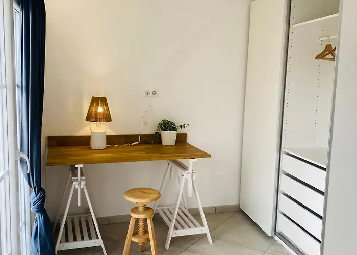 Maison De Pêcheur Strelitzia Amarrage 3,8m Par 16m * Grimaud