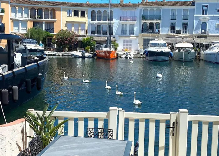 Maison De Pêcheur Strelitzia Amarrage 3,8m Par 16m